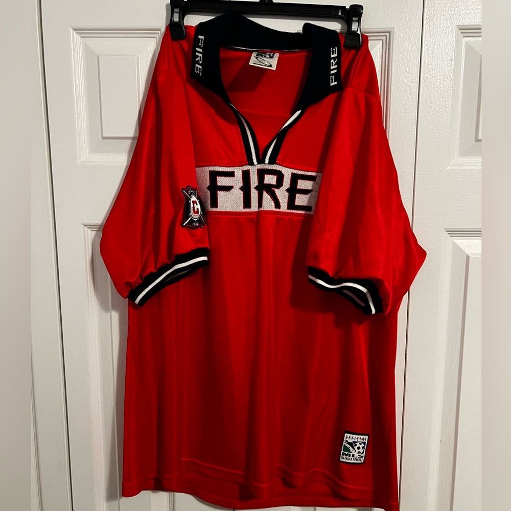 Chicago fire futbol/soccer jersey. Size large. Vintage jersey.